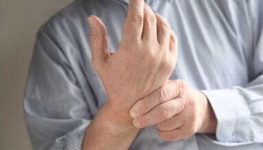 Come estendersi dal dolore alle dita delle dita