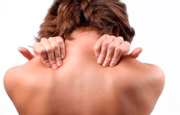 Dolore alla colonna cervicale con osteocondosi